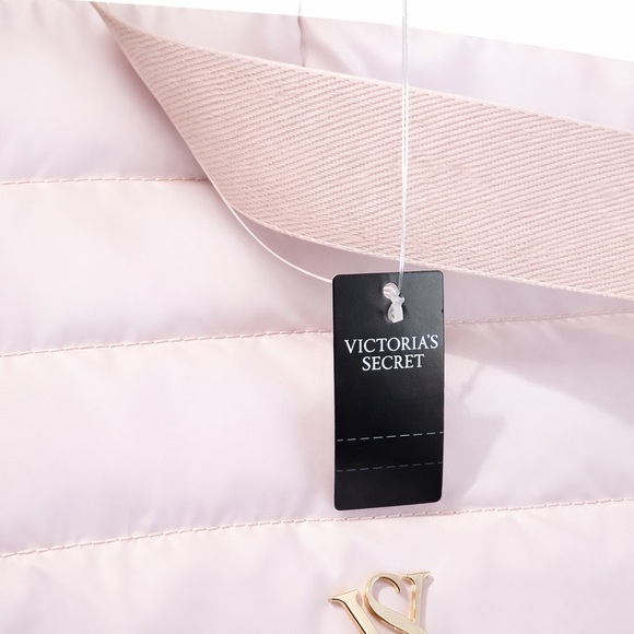 Victoria's Secret Light Pink Quilted Travel Tote - Picture 4 of 6